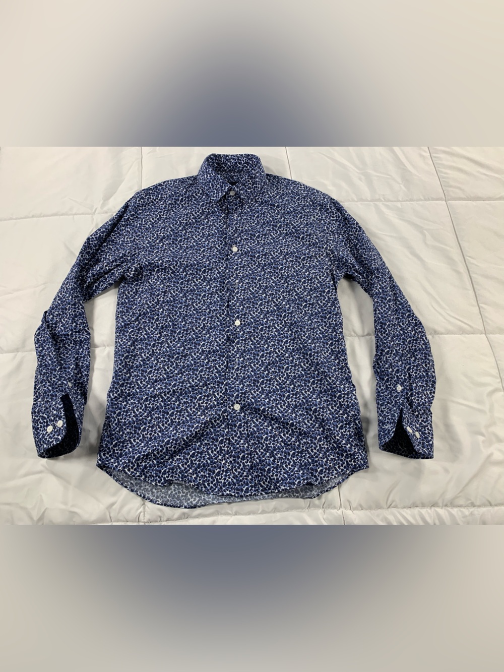 Pre loved AWEARNESS by KENNETH COLE shirt mens size M